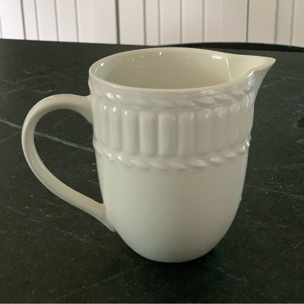 THOMPSON POTTERY | Arctica Line Creamer